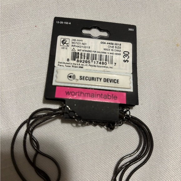 Elegant Black and Gold Necklace - Picture 4 of 4